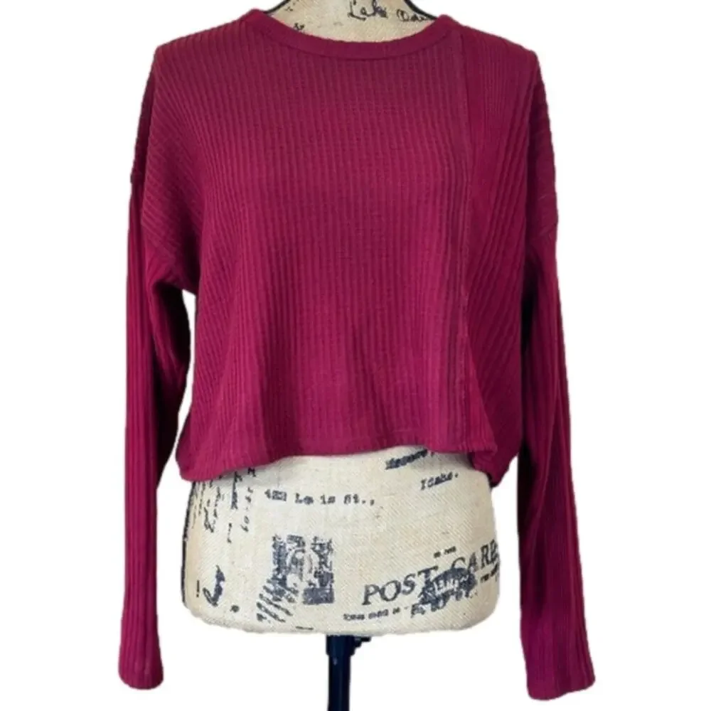 New Women's‎ Ribbed/Waffle Berry Red Long Sleeve Cropped Top size Large